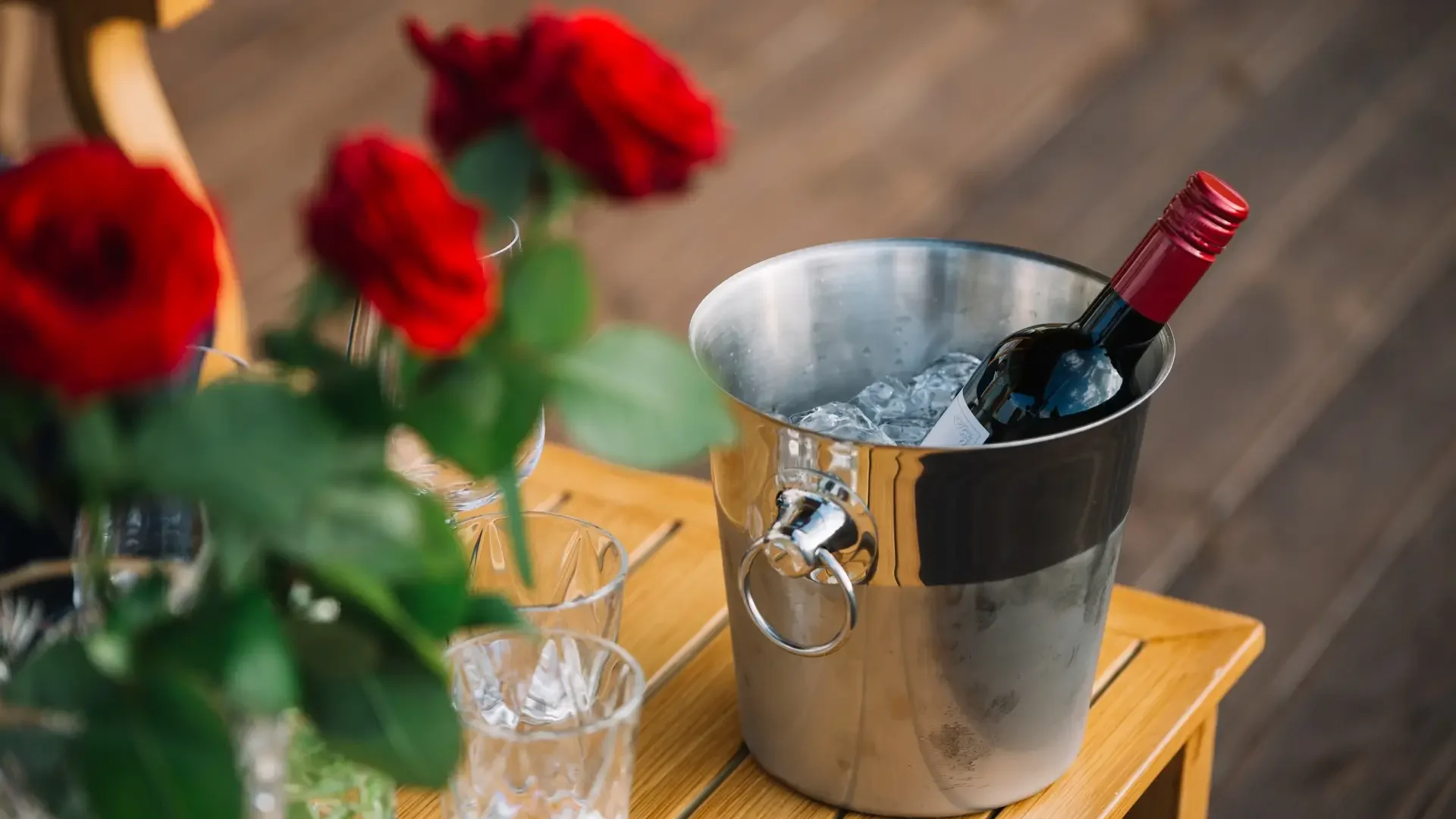 A qué temperatura se debe de servir el vino tinto