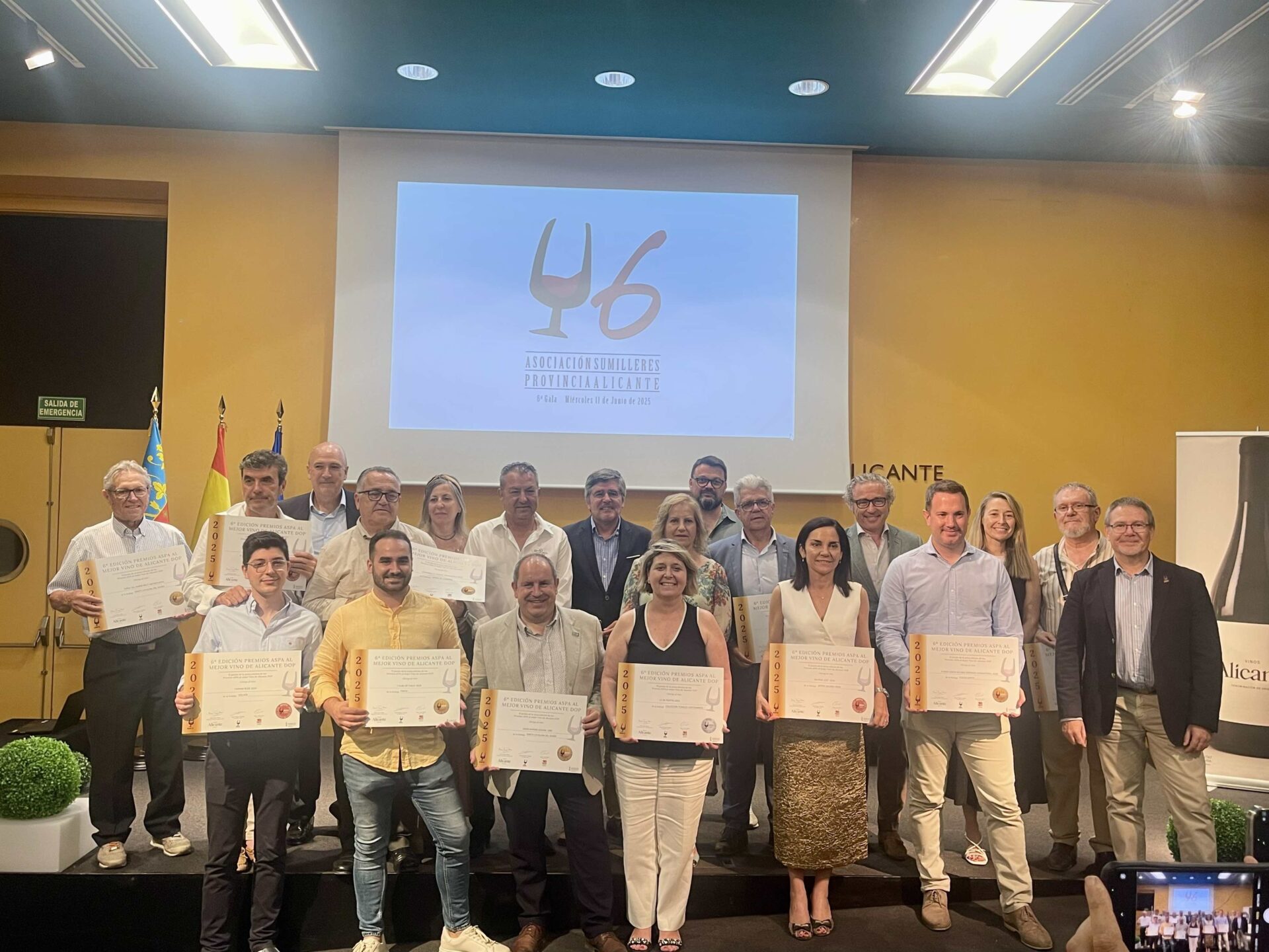 entrega premios mejor vino blanco alicante albakar