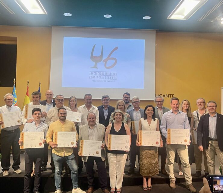 entrega premios mejor vino blanco alicante albakar